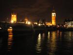 Big Ben und Westminster Abbey bei Nacht